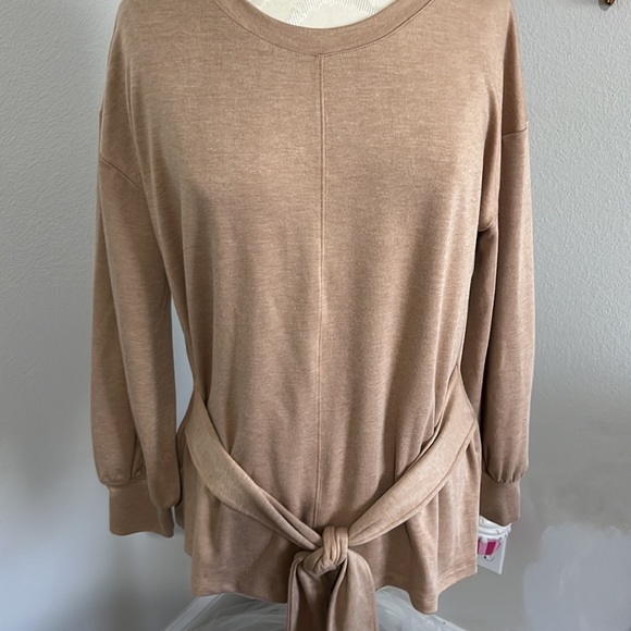 Liz Claiborne- woman’s blouse - Picture 3 of 9